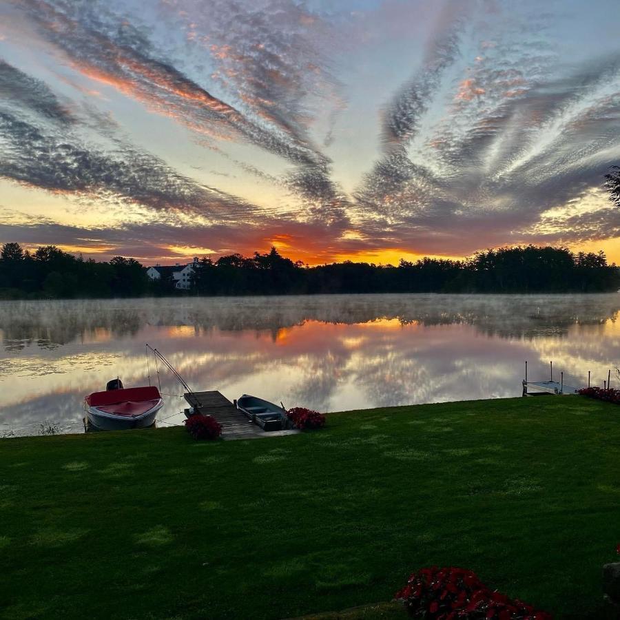 Welcome To The Lake Northwood Екстер'єр фото