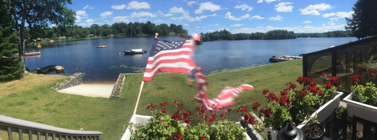 Welcome To The Lake Northwood Екстер'єр фото