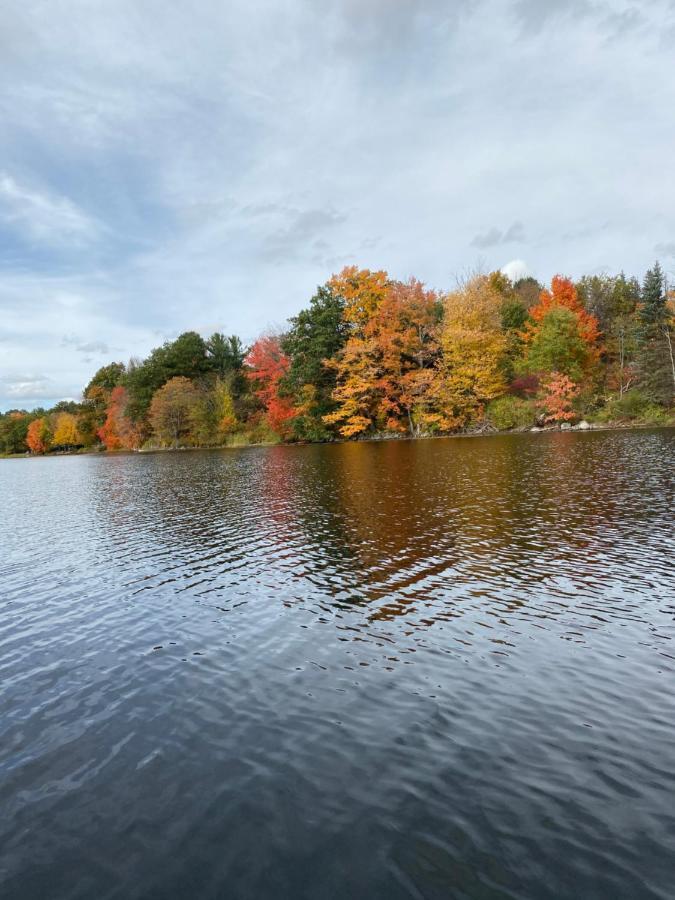 Welcome To The Lake Northwood Екстер'єр фото