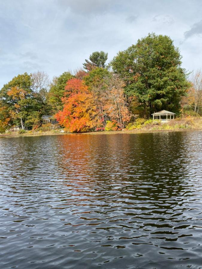 Welcome To The Lake Northwood Екстер'єр фото
