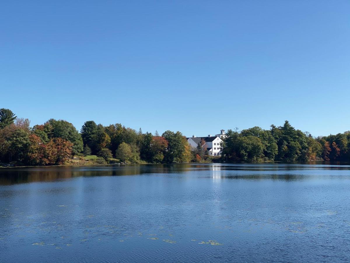Welcome To The Lake Northwood Екстер'єр фото